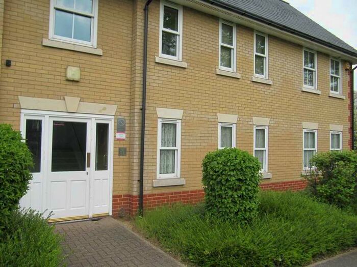 2 Bedroom Flat To Rent In Monarch Way, Newbury Park, IG2
