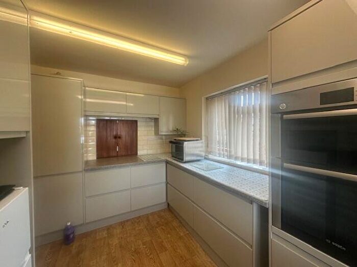 5 Bedroom Bungalow To Rent In Farfield, Kidderminster, DY10