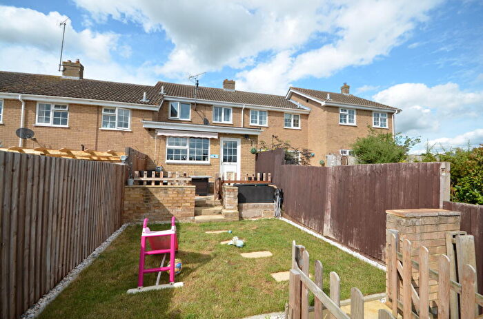 3 Bedroom Terraced House For Sale In Holmes Avenue, Raunds, NN9