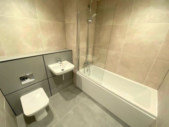 1 Bedroom Apartment To Rent In Beetham Plaza, The Strand, Liverpool, L2
