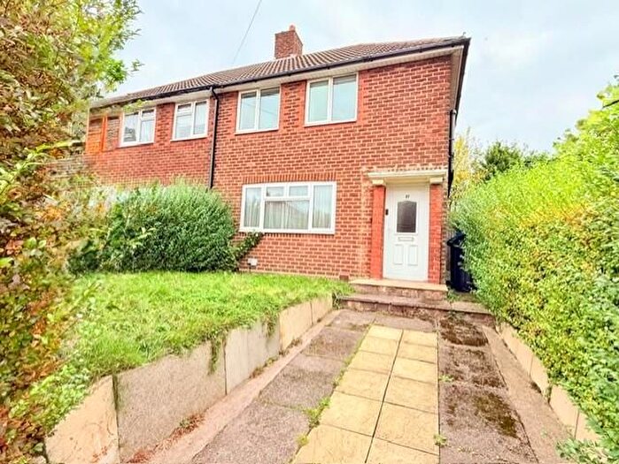 3 Bedroom Semi-detached House To Rent In Brockwell Road, Birmingham, B44