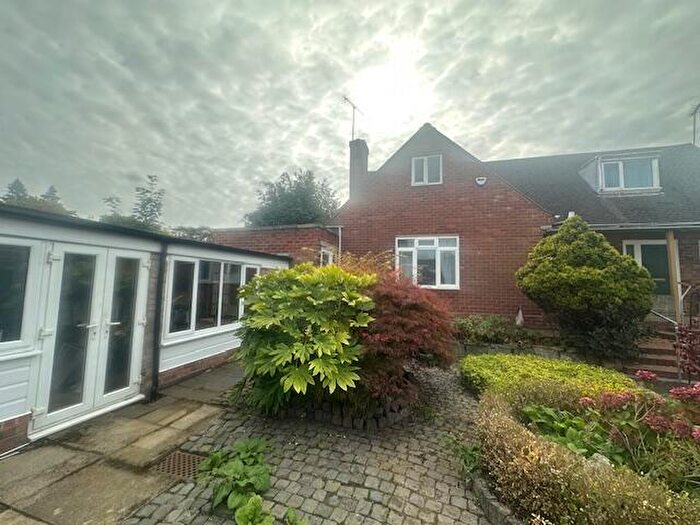 5 Bedroom Bungalow To Rent In Farfield, Kidderminster, DY10