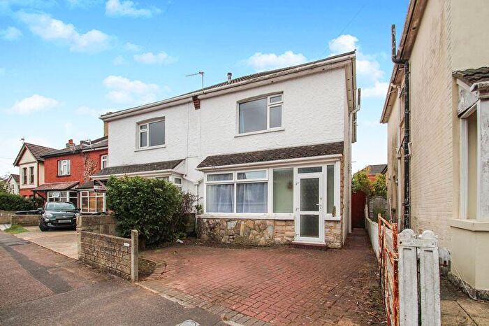 4 Bedroom Semi Detached House To Rent In Cardigan Road, Bournemouth, BH9