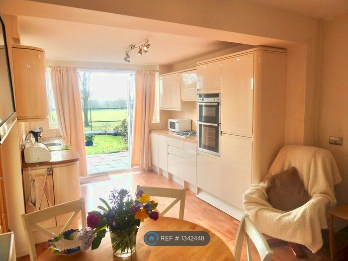 2 Bedroom Semi-Detached House To Rent In Charter Avenue, Coventry, CV4