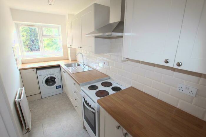 1 Bedroom End Of Terrace House To Rent In Goldsworth Park, GU21
