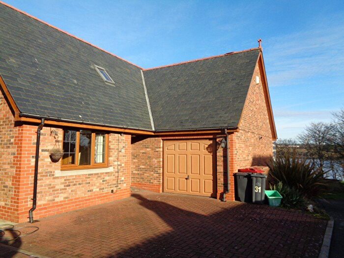 Bungalow To Rent In Chapel Field, Walney, Barrow-In-Furness, LA14