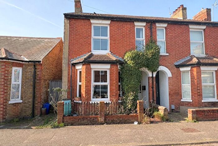 2 Bedroom Semi Detached House For Sale In Coleman Road, Aldershot, Hampshire, GU12