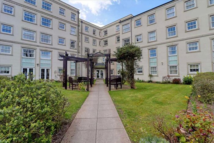 1 Bedroom Apartment For Sale In Imperial Court, Clacton On Sea, CO15