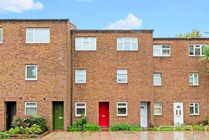 4 Bedroom Terraced House To Rent In Columbia Road, London, E2