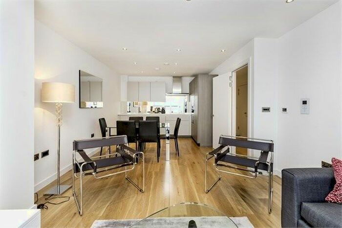 2 Bedroom Flat To Rent In Glenbrook, - Glenthorne Road, London, W6