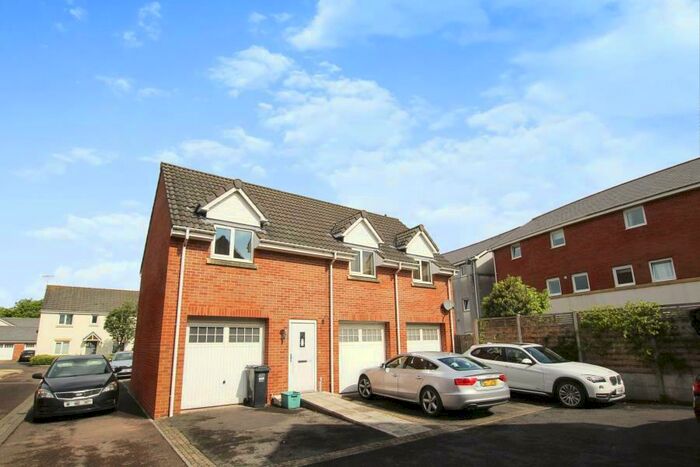 2 Bedroom Detached House To Rent In Forth Avenue - Portishead, BS20