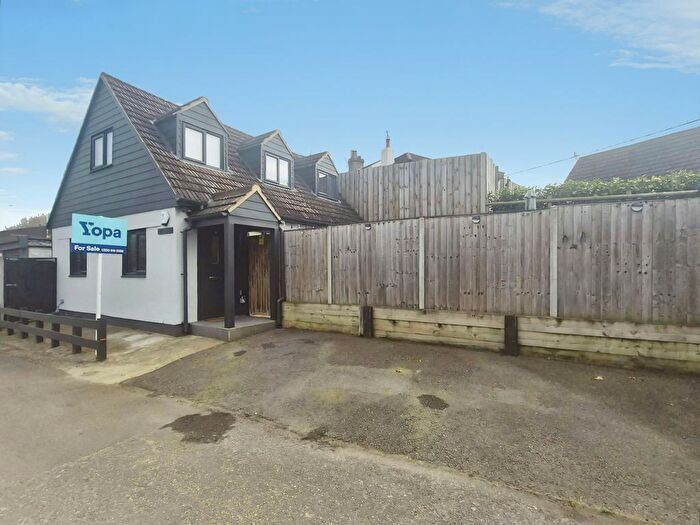 2 Bedroom Detached House For Sale In Grange Lane, Maidstone, ME14