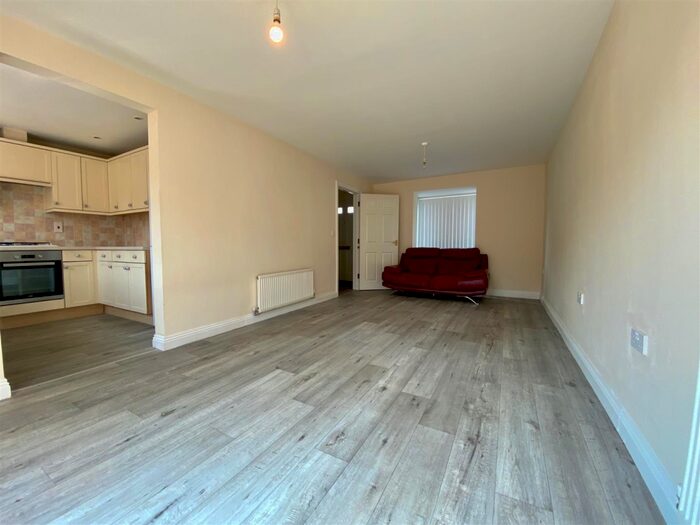 4 Bedroom House To Rent In Alsa Brook Meadow, Tiverton, EX16