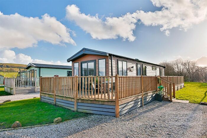 2 Bedroom Mobile/park Home For Sale In Pendle View, Barrow, Ribble Valley, BB7