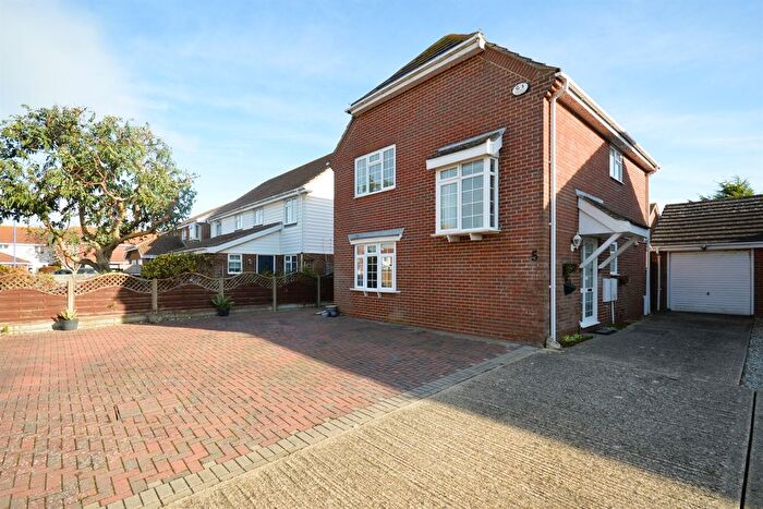 3 Bedroom Detached House To Rent In Acorn Close, Selsey, Chichester, West Sussex, PO20