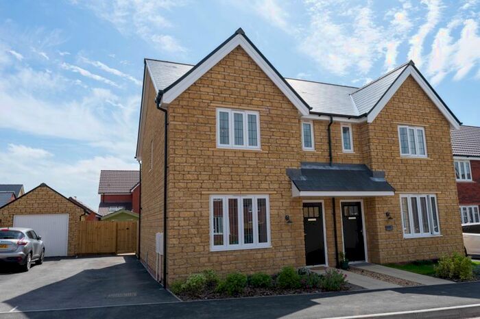 3 Bedroom Semi-Detached House For Sale In Carnation Drive, Wilstock Village, North Petherton, Bridgwater, TA5