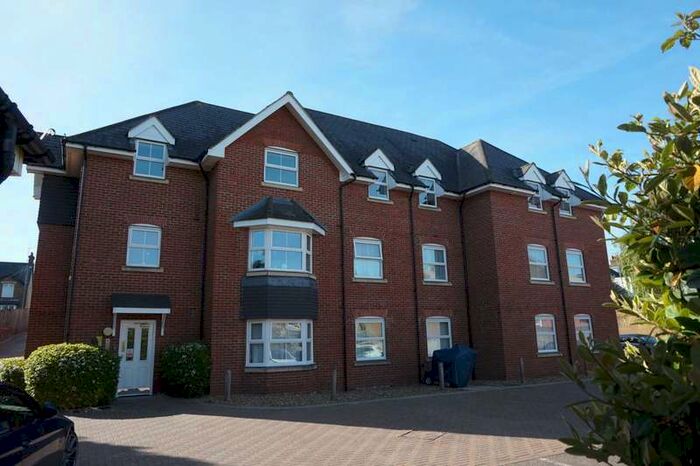 2 Bedroom Apartment To Rent In Pope Court, Gowers Yard, HP23