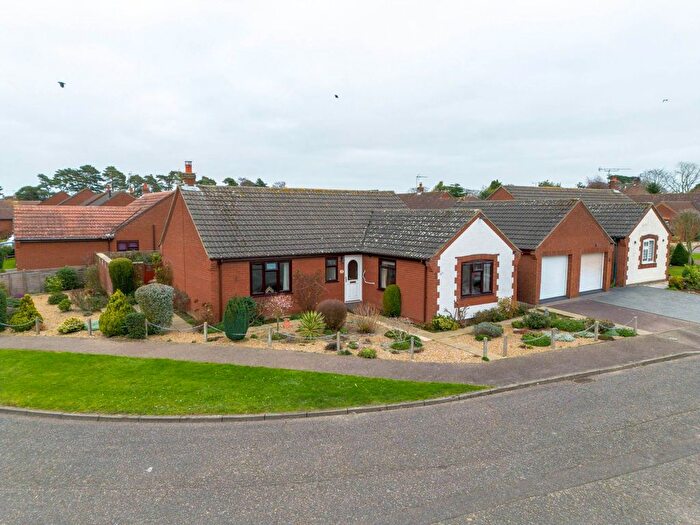 3 Bedroom Detached Bungalow For Sale In Hendrie Road, Holt, NR25