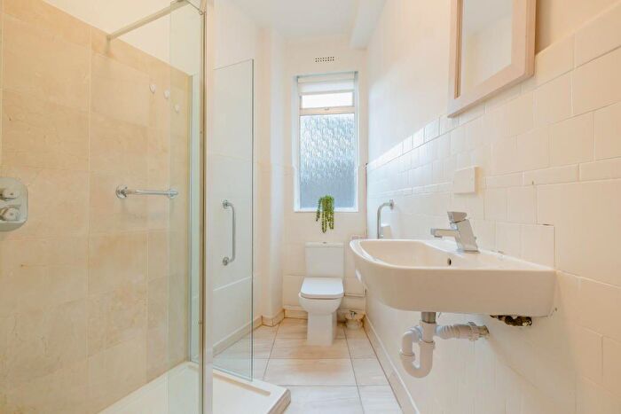 2 Bedroom Apartment To Rent In Park Road, St Johns Wood, NW8