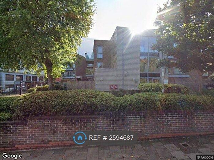 2 Bedroom Flat To Rent In Fuller Court, London, N8
