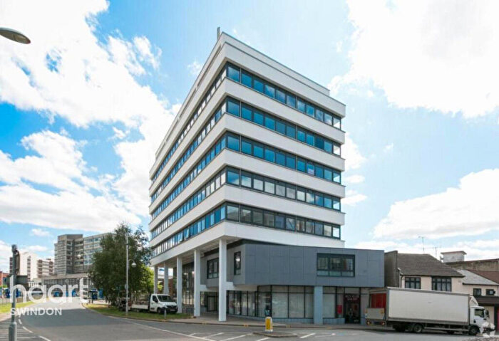 2 Bedroom Apartment To Rent In Fleming Way, Swindon, SN1