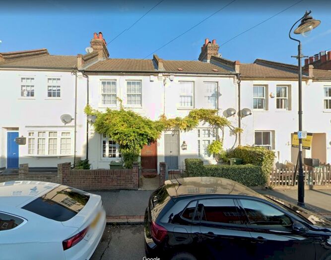 2 Bedroom Cottage To Rent In Edward Road, BR7