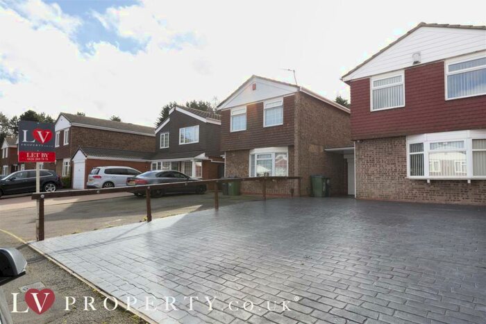 3 Bedroom House To Rent In Priory Close, West Bromwich, B70