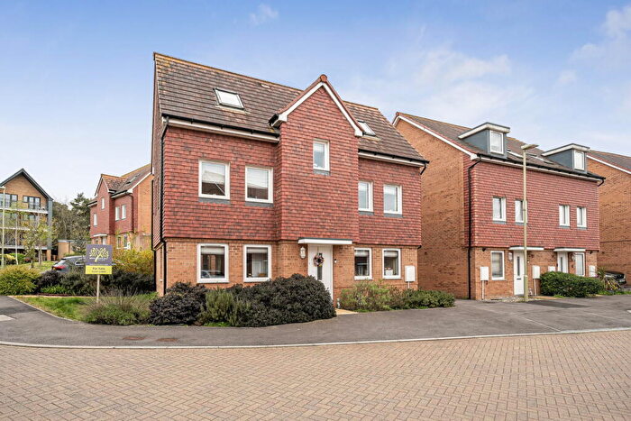 4 Bedroom Detached House For Sale In Worldham Gardens, Basingstoke, RG24