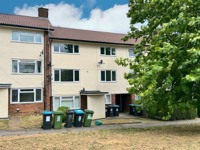 3 Bedroom Flat To Rent In Fennycroft Road, Hemel Hempstead, Herts, HP1