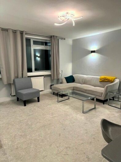 2 Bedroom Flat To Rent In Arundel Gardens, London, W11