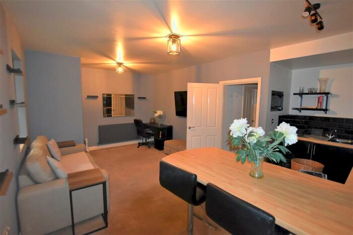 1 Bedroom Apartment To Rent In Stourbridge Road, Stourbridge, DY9