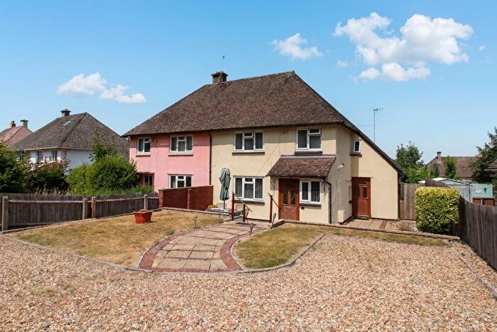 3 Bedroom Semi-Detached House For Sale In Wiltshire Road, Salisbury, SP2