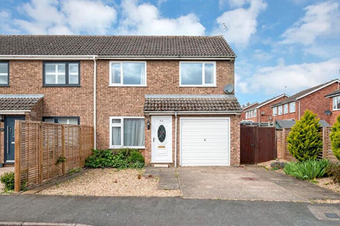 3 Bedroom Semi-Detached House For Sale In Perth Road, Stamford, PE9