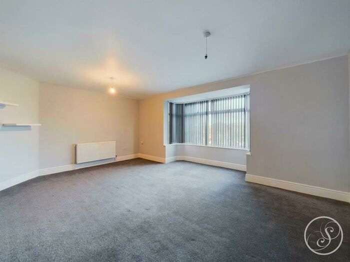 2 Bedroom Flat To Rent In Cross Gates Road, Leeds, LS15