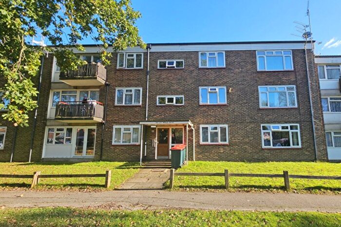 2 Bedroom Flat To Rent In Weald Drive, Crawley, West Sussex., RH10