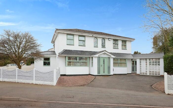 4 Bedroom Detached House For Sale In Castlecroft Road, Castlecroft, Wolverhampton, WV3