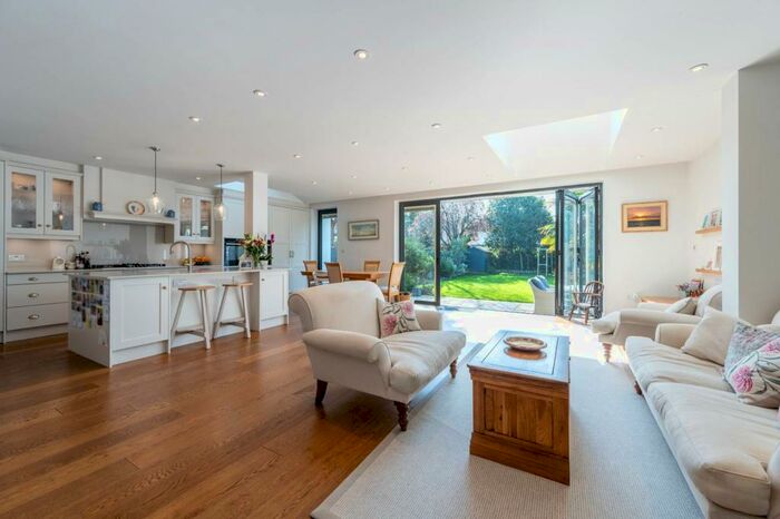 5 Bedroom Semi-Detached House To Rent In Overdale Avenue, New Malden, KT3