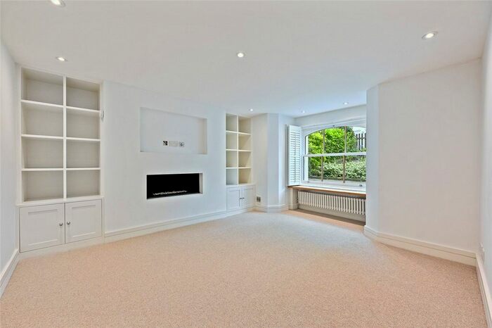 2 Bedroom Flat To Rent In Grove Mansions, Hammersmith Grove, Brackenbury Village, London, W6
