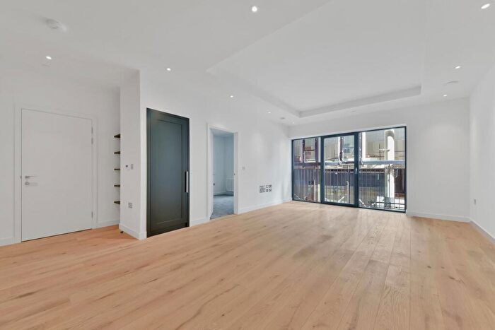 1 Bedroom Apartment To Rent In Modena House, London City Island, London, E14