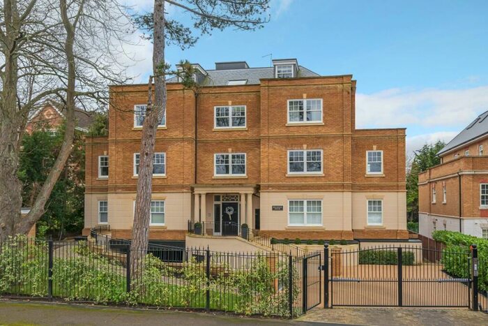 3 Bedroom Flat To Rent In Eastbury Avenue Northwood, HA6