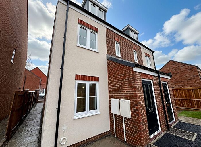 3 Bedroom Semi-Detached House To Rent In Elm Rise, Birtley, DH3