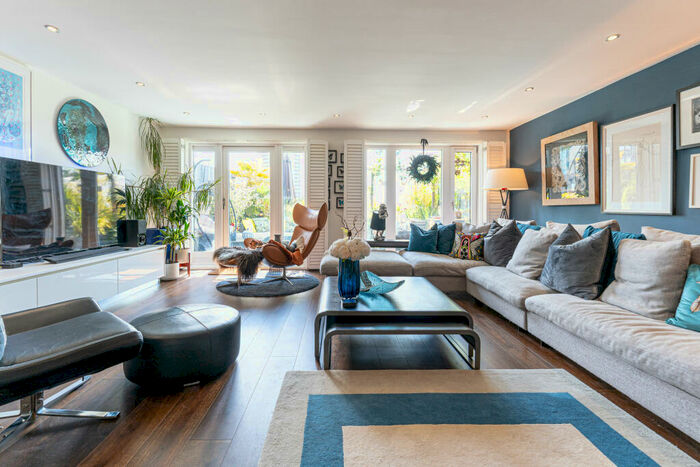 3 Bedroom Apartment For Sale In Wharfside Street, Birmingham, B1