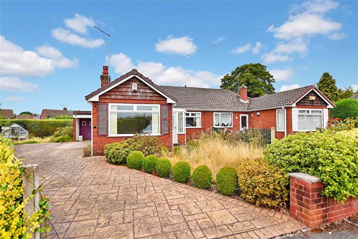 3 Bedroom Semi-Detached Bungalow For Sale In Osborne Close Rhosddu, LL11