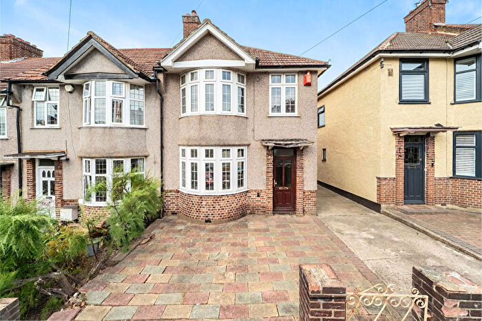 3 Bedroom End Of Terrace House For Sale In Stillness Road, London, SE23
