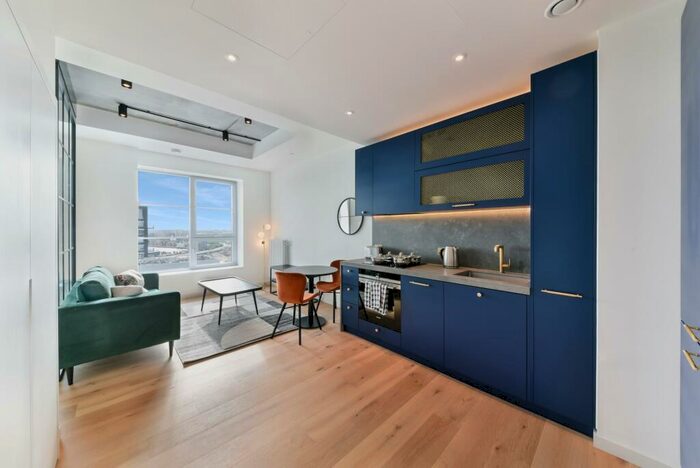 Apartment To Rent In Douglass Tower, Goodluck Hope, London, E14