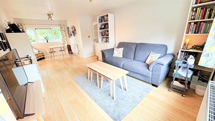 2 Bedroom Flat For Sale In School Road, Moseley, B13