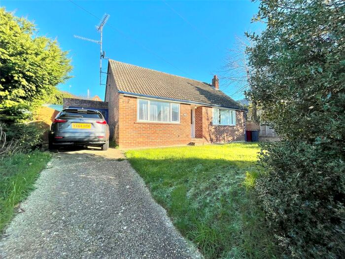 2 Bedroom Bungalow To Rent In Hemdean Road, Caversham, Reading, Berkshire, RG4
