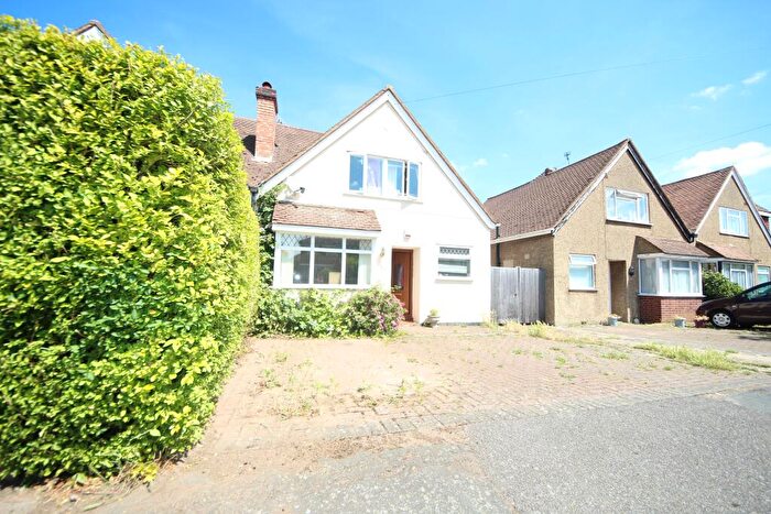 4 Bedroom Detached House To Rent In Old Woking, GU22