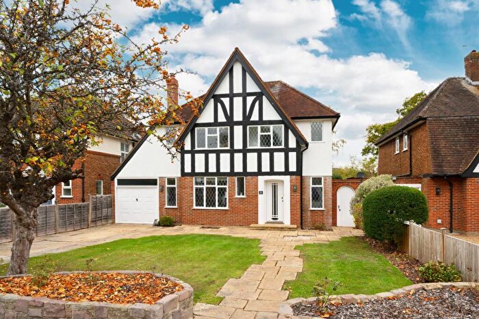 4 Bedroom Detached House For Sale In Cranbrook Drive, Esher, Surrey, KT10