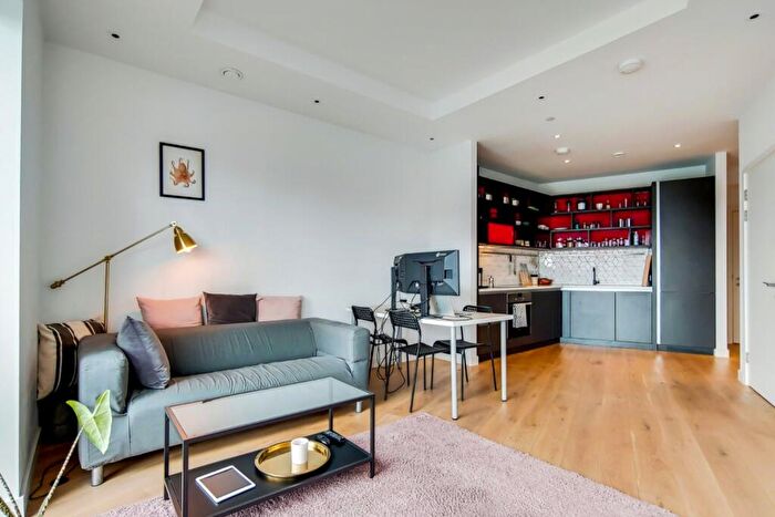 1 Bedroom Apartment To Rent In Modena House, Lyell Street, London, Greater London, E14